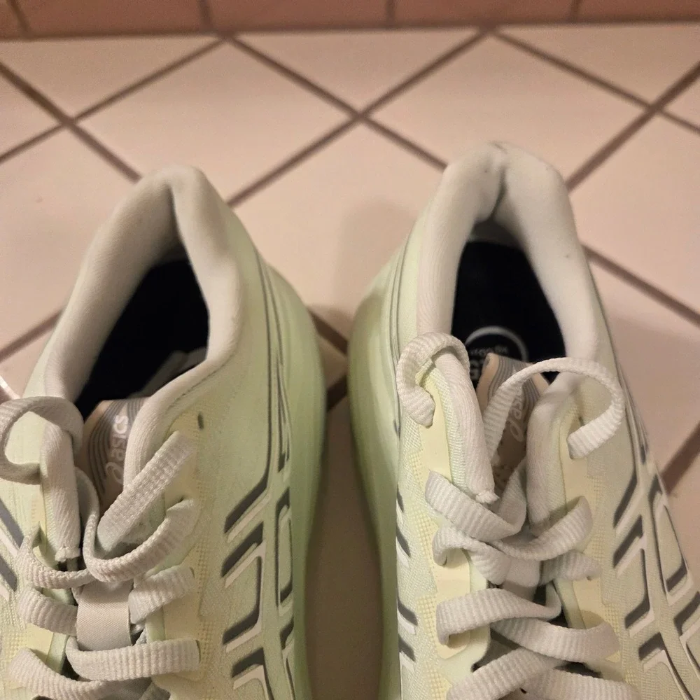 ASICS GT-2000 14 Womens Running Shoes Size 7 Mint Green 1012B843 FF Blast Plus